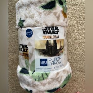 Never Opened! Star Wars Mandalorian BIG Plush Throw
